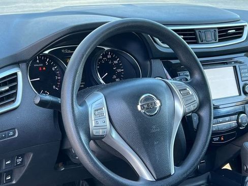 Used 2016 Nissan Rogue SV w/ SV Premium Package AWD/4WD image 2