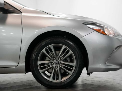 Used 2017 Toyota Camry SE FWD image 9