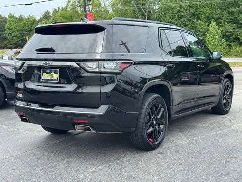 Used 2021 Chevrolet Traverse Premier w/ Redline Edition FWD image 3