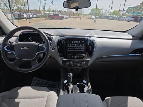 Used 2018 Chevrolet Traverse LT w/ LPO, Floor Liner Package AWD/4WD image 12