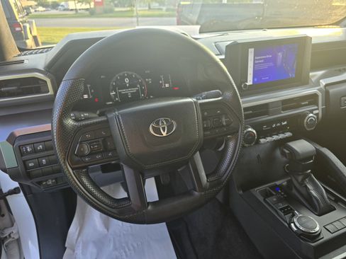 Used 2024 Toyota Tacoma SR5 AWD/4WD image 14
