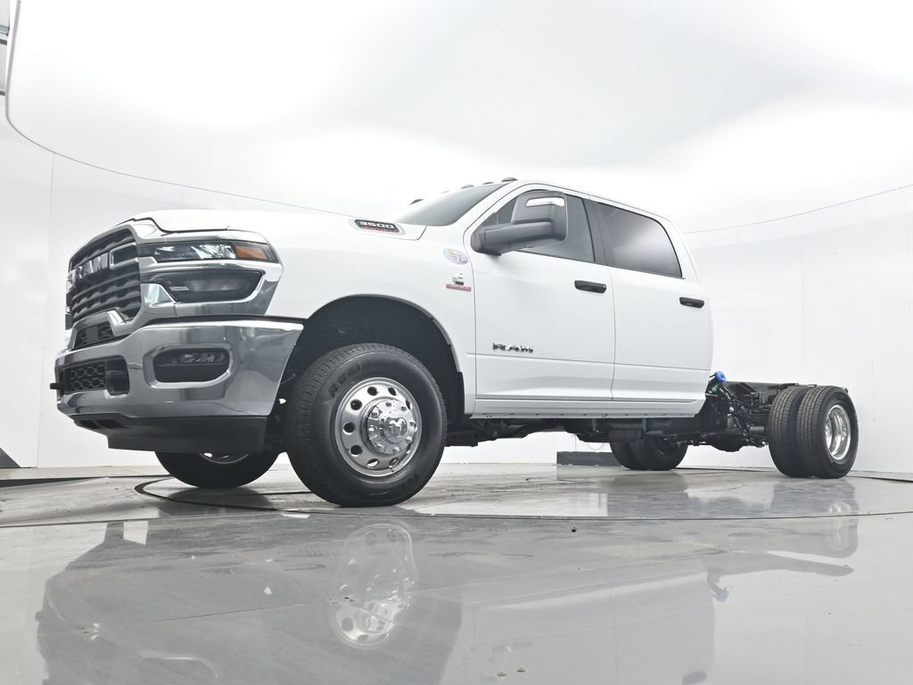 New 2026 RAM 3500 Big Horn AWD/4WD image 33