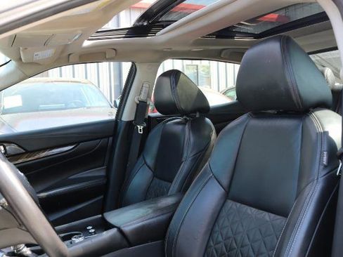 Used 2017 Nissan Maxima Platinum image 9