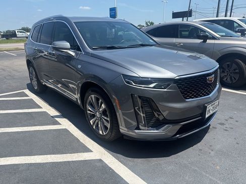Used 2022 Cadillac XT6 Premium Luxury FWD image 6