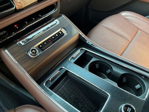 Used 2025 Lincoln Aviator Reserve w/ Illumination Package image 40