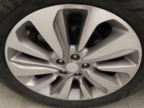 Used 2018 Buick Encore Preferred FWD image 31