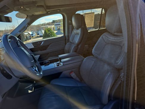 Used 2020 Lincoln Navigator L Reserve w/ Equipment Group 208A Reserve image 14