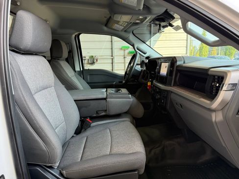 Used 2025 Ford F250 XL w/ XL Chrome Package RWD image 10