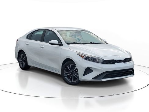 Certified 2024 Kia Forte LXS image 1