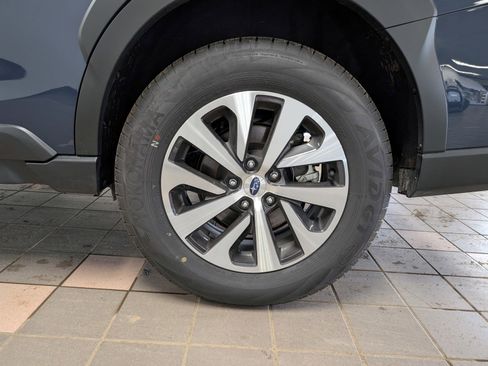 Used 2025 Subaru Outback Premium image 31