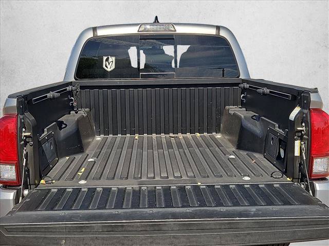 Used 2017 Toyota Tacoma TRD Sport w/ Tow Package RWD image 6