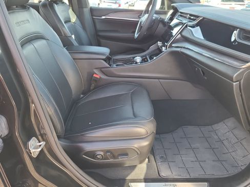 Used 2024 Jeep Grand Cherokee Overland w/ Trailer Tow Package image 22