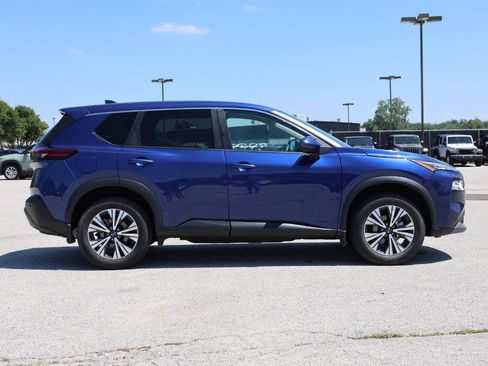 Used 2022 Nissan Rogue SV AWD/4WD image 7