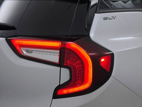 Used 2024 GMC Terrain SLT w/ Infotainment Package II image 13