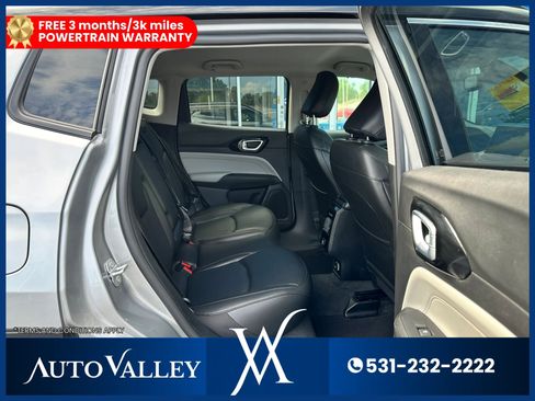 Used 2022 Jeep Compass Limited image 31