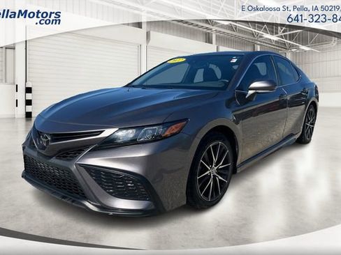 Used 2022 Toyota Camry SE w/ Cold Weather Package FWD image 8