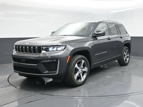 New 2026 Jeep Grand Cherokee Limited RWD image 4