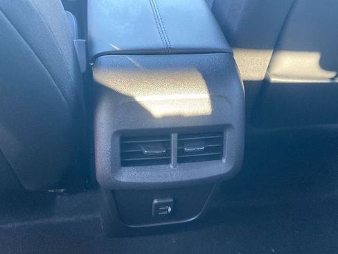 Used 2024 GMC Terrain SLE w/ Driver Convenience Package image 12