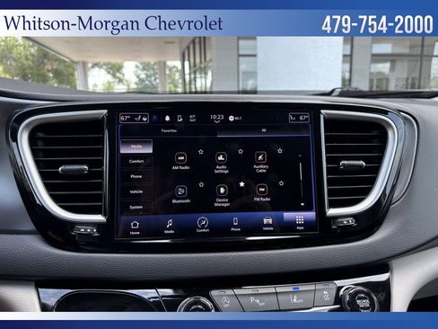 Used 2023 Chrysler Pacifica Touring-L FWD image 22