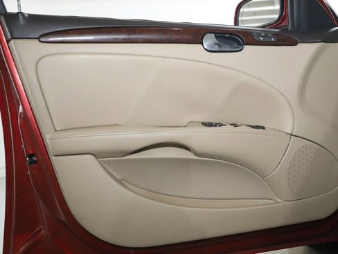 Used 2009 Buick Lucerne CXL w/ Driver Confidence Package image 19