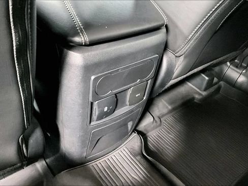 Used 2024 Ford Explorer XLT w/ Equipment Group 202A AWD/4WD image 11