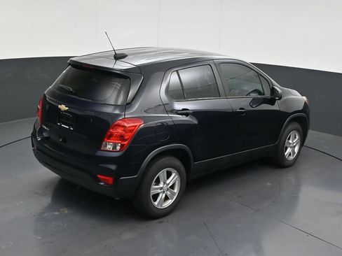 Used 2022 Chevrolet Trax LS AWD/4WD image 19