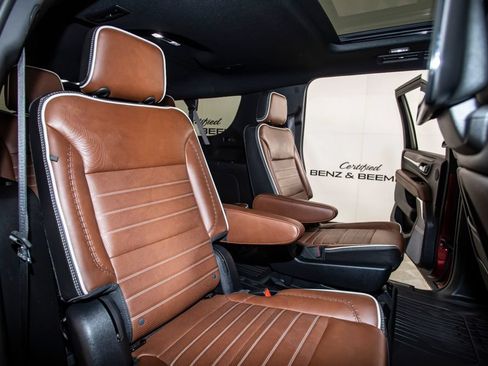 Used 2024 GMC Yukon XL Denali Ultimate w/ LPO, Floor Liner Package AWD/4WD image 19
