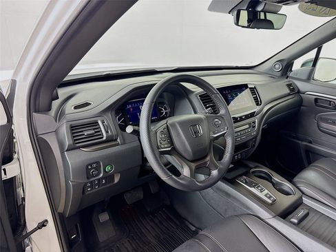 Used 2023 Honda Passport TrailSport image 25