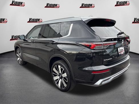 Used 2025 Mitsubishi Outlander AWD image 6
