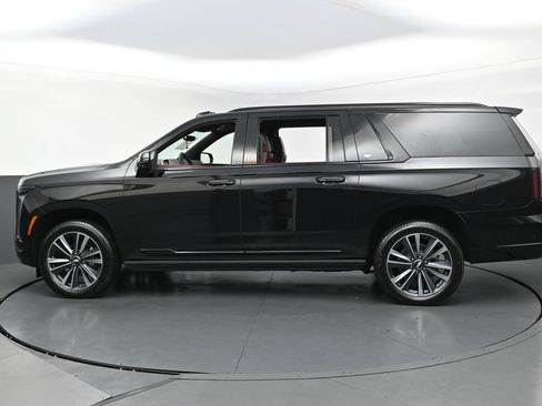 Used 2026 Cadillac Escalade ESV Sport AWD/4WD image 4