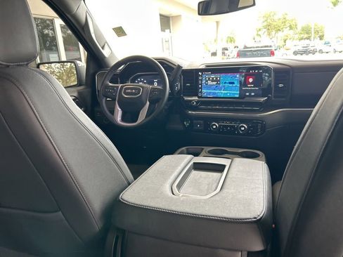 Used 2025 GMC Sierra 1500 SLT image 29