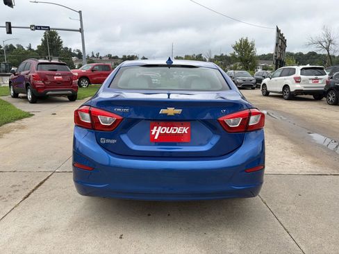 Used 2019 Chevrolet Cruze LT FWD image 7