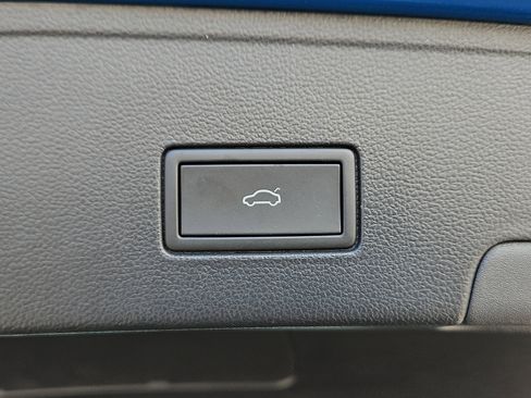 Used 2025 Volkswagen Atlas Cross Sport SEL Premium R-Line image 7