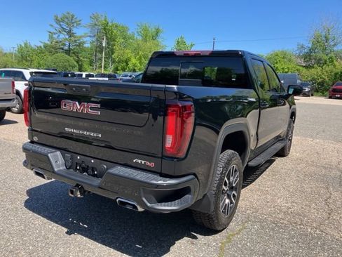 Used 2024 GMC Sierra 1500 AT4 w/ Technology Package AWD/4WD image 5