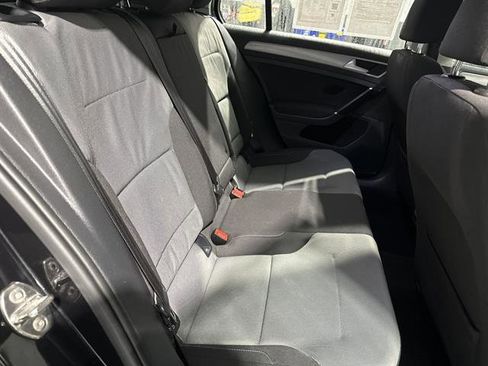 Used 2016 Volkswagen e-Golf SE image 18