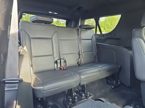 Used 2022 Chevrolet Suburban Premier RWD image 15