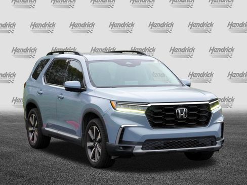 Used 2023 Honda Pilot Elite image 2
