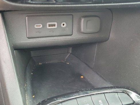 Used 2022 Buick Encore GX Select w/ Sport Touring Package image 31