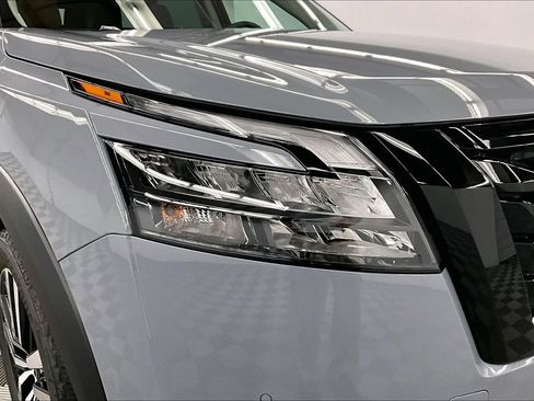New 2025 Nissan Pathfinder Platinum w/ Lighting Package (N93) AWD/4WD image 14