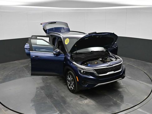 Used 2021 Kia Seltos EX image 38