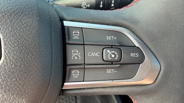 Used 2024 Jeep Compass Trailhawk w/ Trailhawk Elite Group AWD/4WD image 21