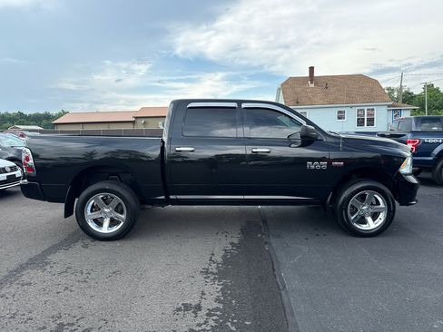 Used 2018 RAM 1500 Express w/ Express Value Package AWD/4WD image 7