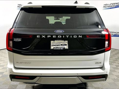 Used 2025 Ford Expedition Max Platinum AWD/4WD image 4