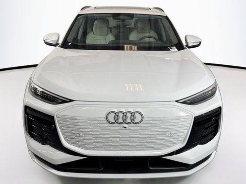 New 2025 Audi Q6 e-tron Premium Plus image 2