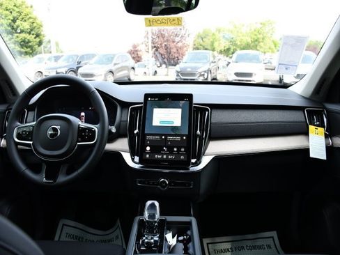 New 2025 Volvo XC90 B6 Plus image 18