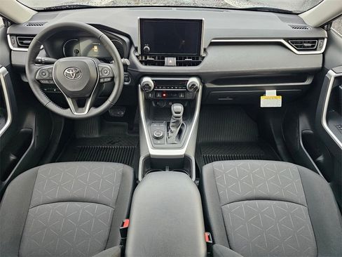 Used 2025 Toyota RAV4 XLE image 15
