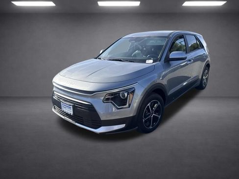 Used 2025 Kia Niro LX FWD image 36