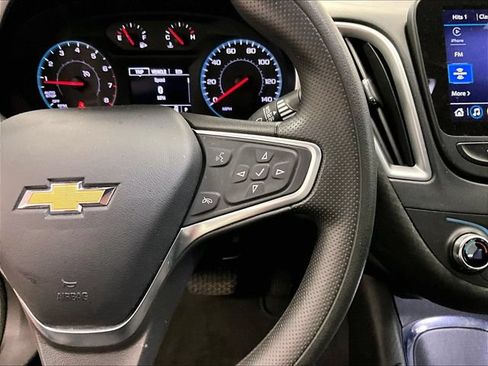 Used 2023 Chevrolet Malibu LT FWD image 18