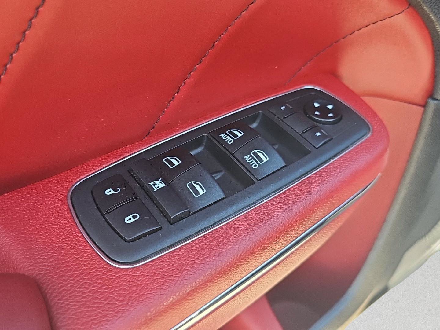 Used 2014 Dodge Charger R/T RWD image 13