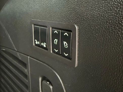 Used 2020 GMC Yukon SLT image 53